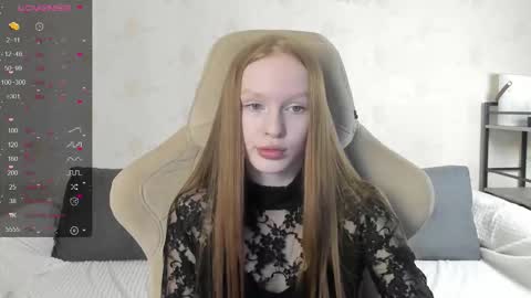 Snapshot of milymi_ chatting on 10.16.25 Milena and Jasper online show from 10.16.25