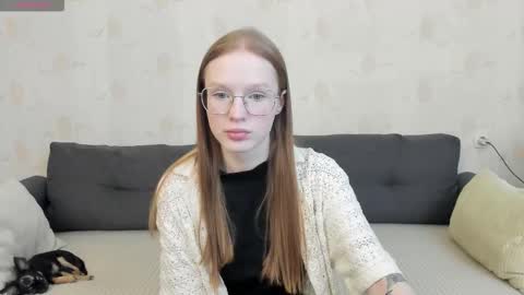 Snapshot of milymi_ chatting on 11.04.25 Milena and Jasper online show from 11.04.25