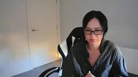 SweetVall online show from 04.28.26