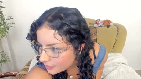 Mimii  online show from 10.20.25