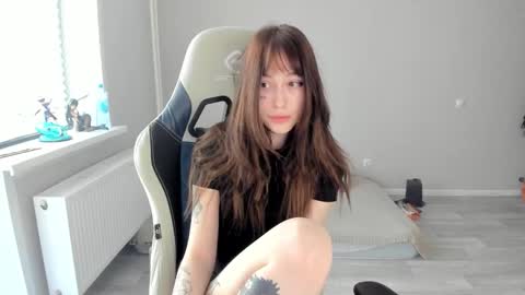 minadzukii online show from 09.24.25