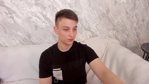 minato_kono online show from 01.30.25