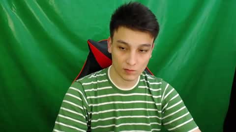 minato_kono online show from 10.18.25