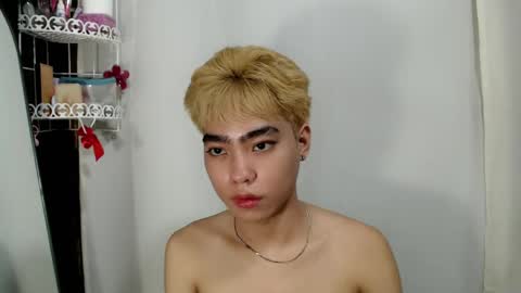 Snapshot of mingkla_man chatting on 04.24.26 mingkla_man online show from 04.24.26
