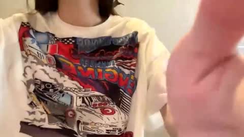 Snapshot of minhblomme chatting on 09.21.25 Emilia online show from 09.21.25