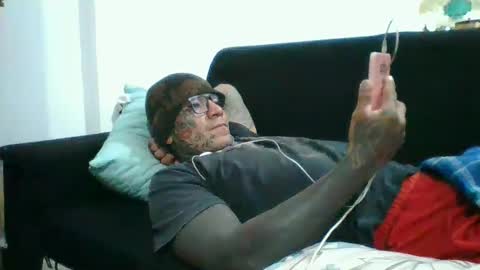 Snapshot of miniimgra chatting on 03.09.25 miniimgra online show from 03.09.25