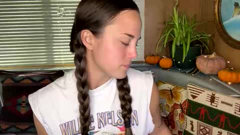 minimaggie online show from 11.12.25