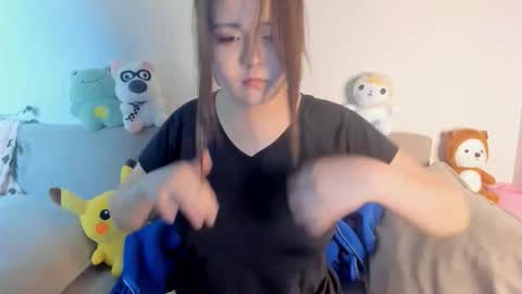 Minji online show from 02.04.26