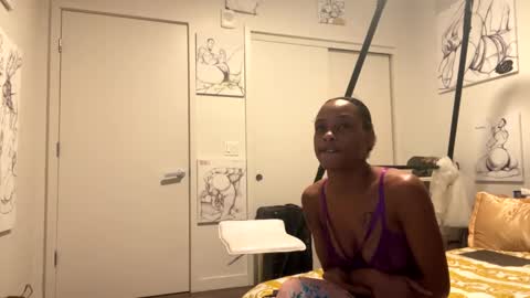 Snapshot of minniehunney chatting on 01.13.25 minniehunney online show from 01.13.25