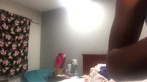 Snapshot of minniehunney chatting on 11.18.25 minniehunney online show from 11.18.25