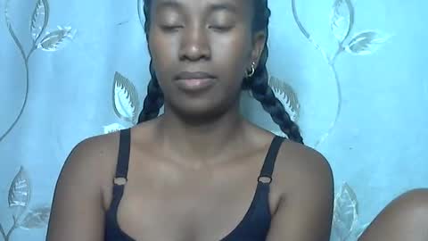 minouch211907 online show from 04.18.26