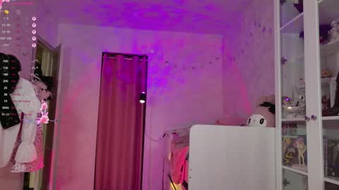 Snapshot of mira_jadee chatting on 12.17.25 Mira online show from 12.17.25