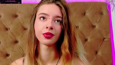 mira_lynxx online show from 11.18.25