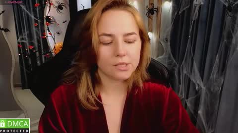 Snapshot of mira_mermayd chatting on 10.30.25 Mira online show from 10.30.25