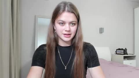 Snapshot of miraa_m chatting on 11.04.25 Mira online show from 11.04.25