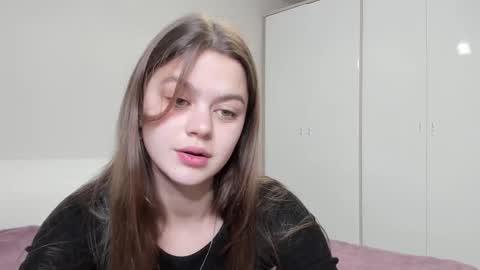 Snapshot of miraa_m chatting on 11.17.25 Mira online show from 11.17.25