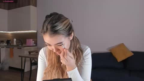 Snapshot of miraann chatting on 02.21.25 Mirana online show from 02.21.25