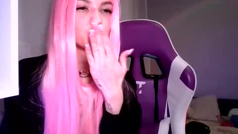 MiraLaPics online show from 04.15.26