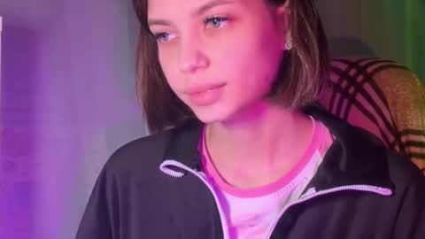 MiraLaPics online show from 04.17.26