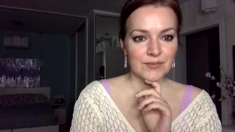 Snapshot of miraluxe chatting on 04.25.26 miraluxe online show from 04.25.26