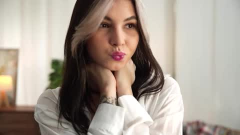 Snapshot of mirandabettman chatting on 10.23.25 My name is Adele online show from 10.23.25
