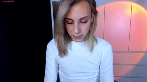 Snapshot of miraraid chatting on 01.10.25 miraraid online show from 01.10.25