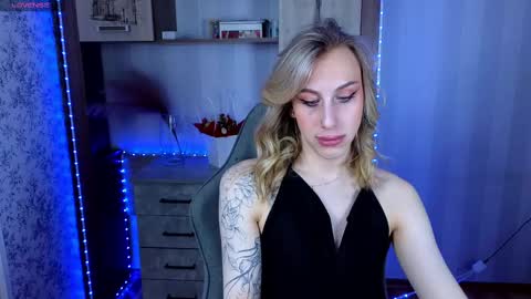 Snapshot of miraraid chatting on 02.10.25 miraraid online show from 02.10.25