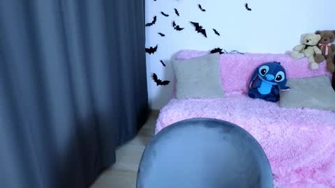 Snapshot of miraraid chatting on 11.05.25 miraraid online show from 11.05.25