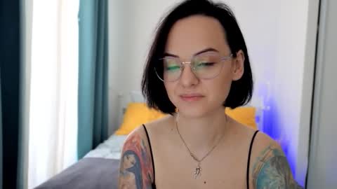 MiraSkyy online show from 10.01.25