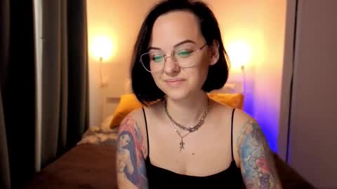 MiraSkyy online show from 10.22.25