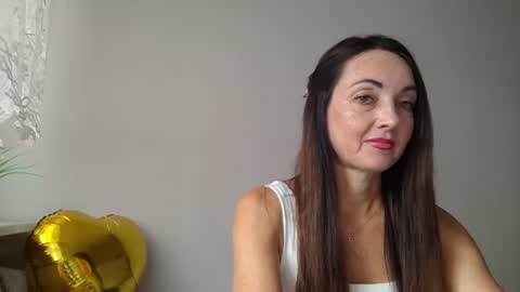 Snapshot of mirelisse chatting on 07.26.26 Christina online show from 07.26.26