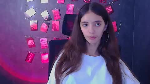 Snapshot of miri_miss chatting on 11.21.25 Miri online show from 11.21.25