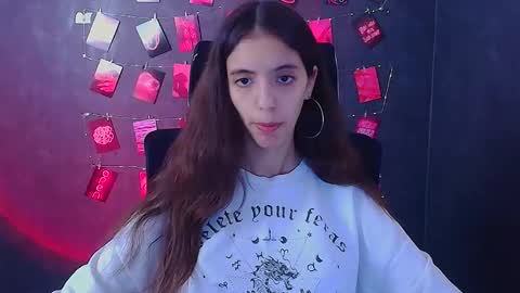 Snapshot of miri_miss chatting on 11.24.25 Miri online show from 11.24.25