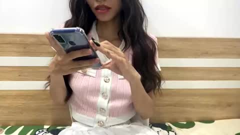 Snapshot of mirischlxyz chatting on 10.20.25 Miriam Schl online show from 10.20.25