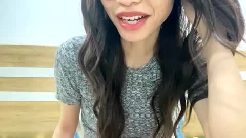 Snapshot of mirischlxyz chatting on 10.22.25 Miriam Schl online show from 10.22.25