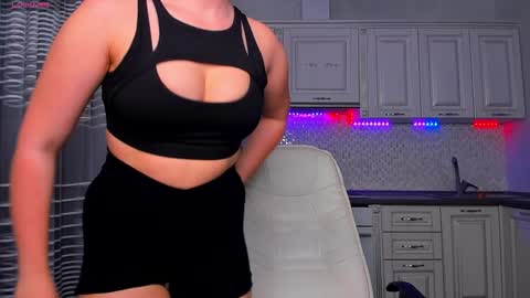 Snapshot of mirrorofsoul chatting on 01.18.25 Shelley online show from 01.18.25