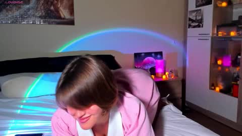 Snapshot of mirrorofsoul chatting on 10.26.25 Shelley online show from 10.26.25