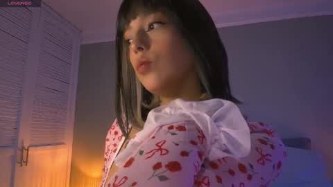 Snapshot of mis_elizabeth chatting on 11.24.25 Eliza online show from 11.24.25