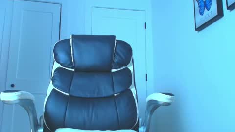 instagram   mishell hadid online show from 01.16.26