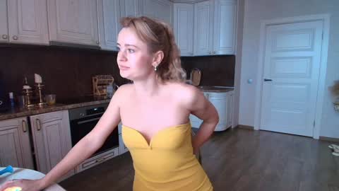 Snapshot of miss4motivated chatting on 12.12.24 Kris online show from 12.12.24