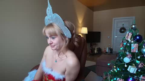 Snapshot of miss4motivated chatting on 01.01.25 Kris online show from 01.01.25