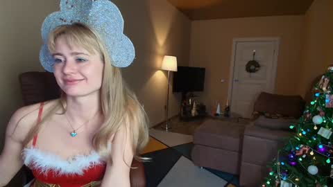 Snapshot of miss4motivated chatting on 01.01.25 Kris online show from 01.01.25