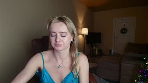 Snapshot of miss4motivated chatting on 01.02.25 Kris online show from 01.02.25