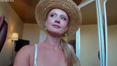 Snapshot of miss4motivated chatting on 09.10.25 Kris online show from 09.10.25