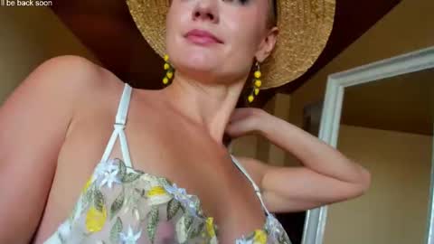 Snapshot of miss4motivated chatting on 09.16.25 Kris online show from 09.16.25