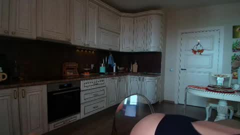 Snapshot of miss4motivated chatting on 10.12.25 Kris online show from 10.12.25