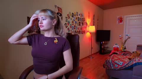 Snapshot of miss4motivated chatting on 11.26.25 Kris online show from 11.26.25