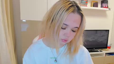 miss__selena online show from 02.15.25