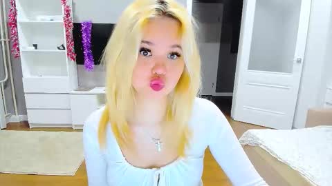 miss__selena online show from 12.15.25