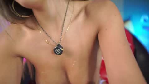 Zoe online show from 04.15.26